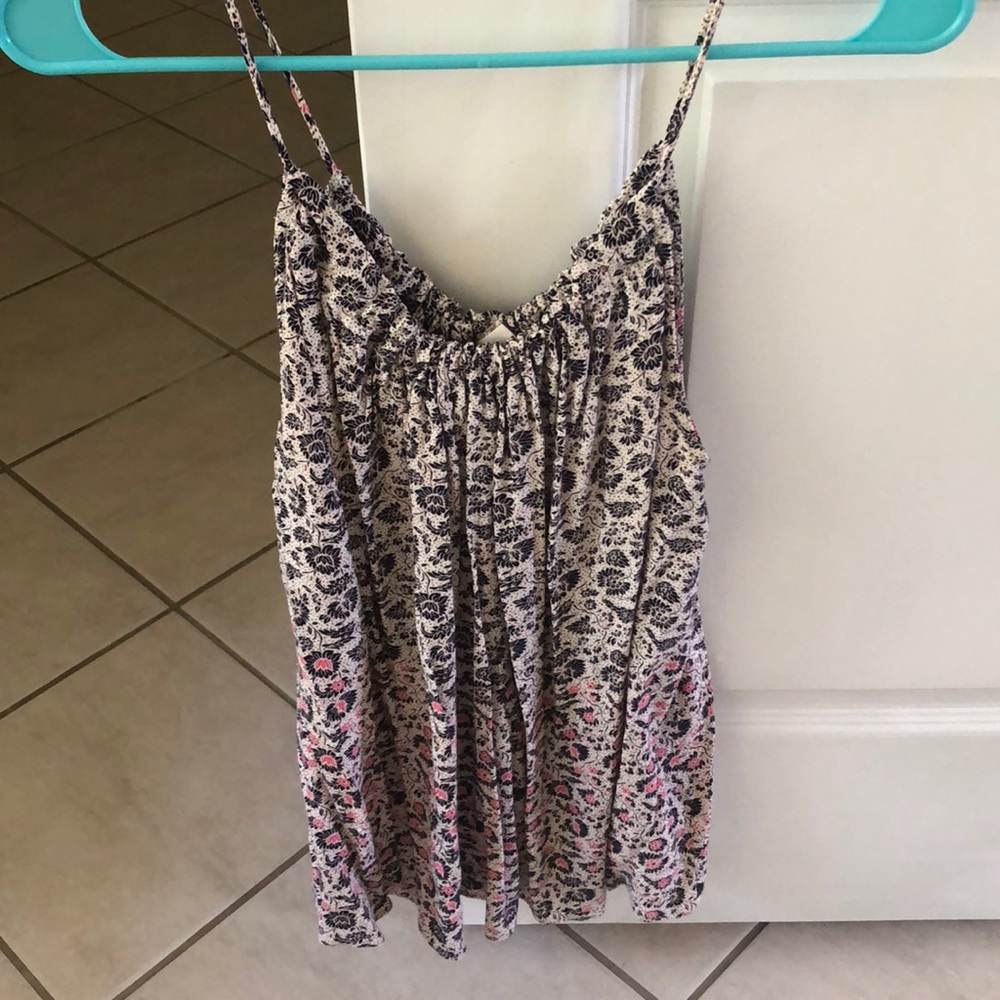 Gap flowy tank